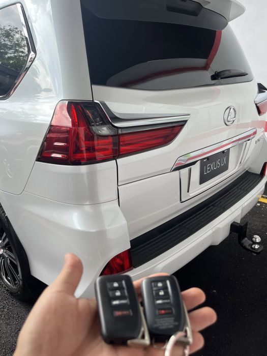 Llaves nuevas entregadas para un Lexus LX
